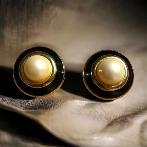 Ciner Vintage 1980s Faux Pearl Clip-back Earrings - Picture 9 of 11